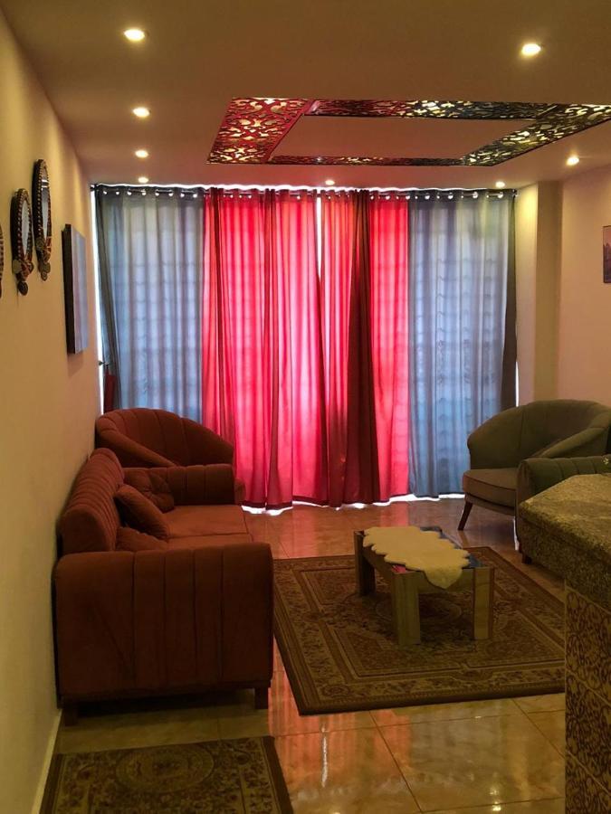 Full Pyramids View Apartment With Balcony For 8 P Kafrat al Jabal Bagian luar foto