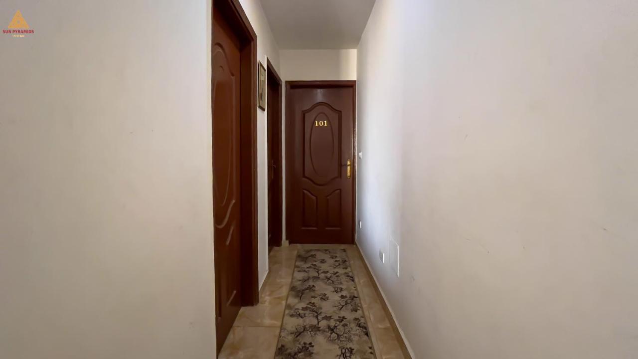 Full Pyramids View Apartment With Balcony For 8 P Kafrat al Jabal Bagian luar foto