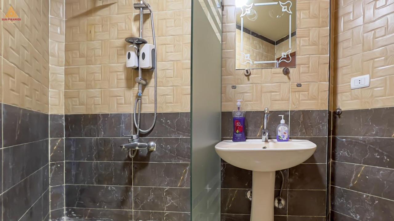 Full Pyramids View Apartment With Balcony For 8 P Kafrat al Jabal Bagian luar foto