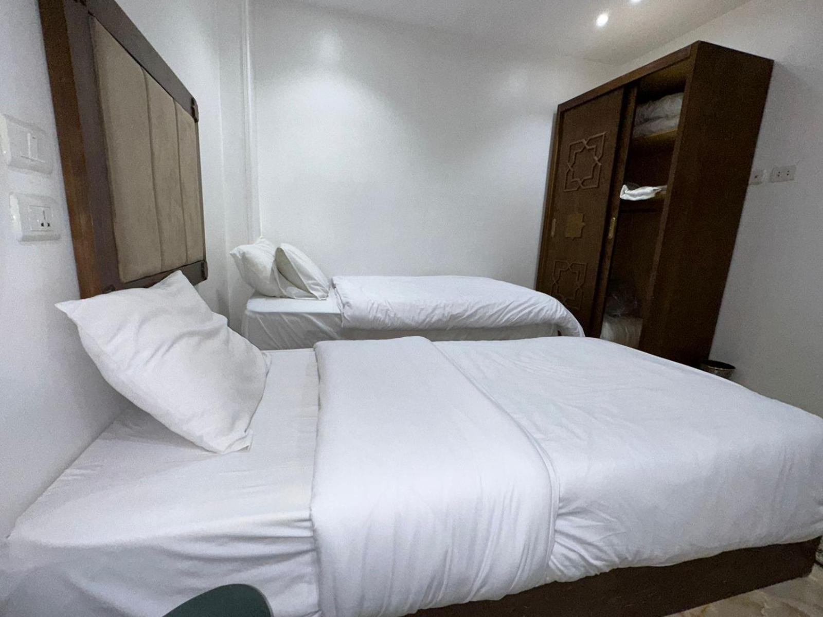 Full Pyramids View Apartment With Balcony For 8 P Kafrat al Jabal Bagian luar foto