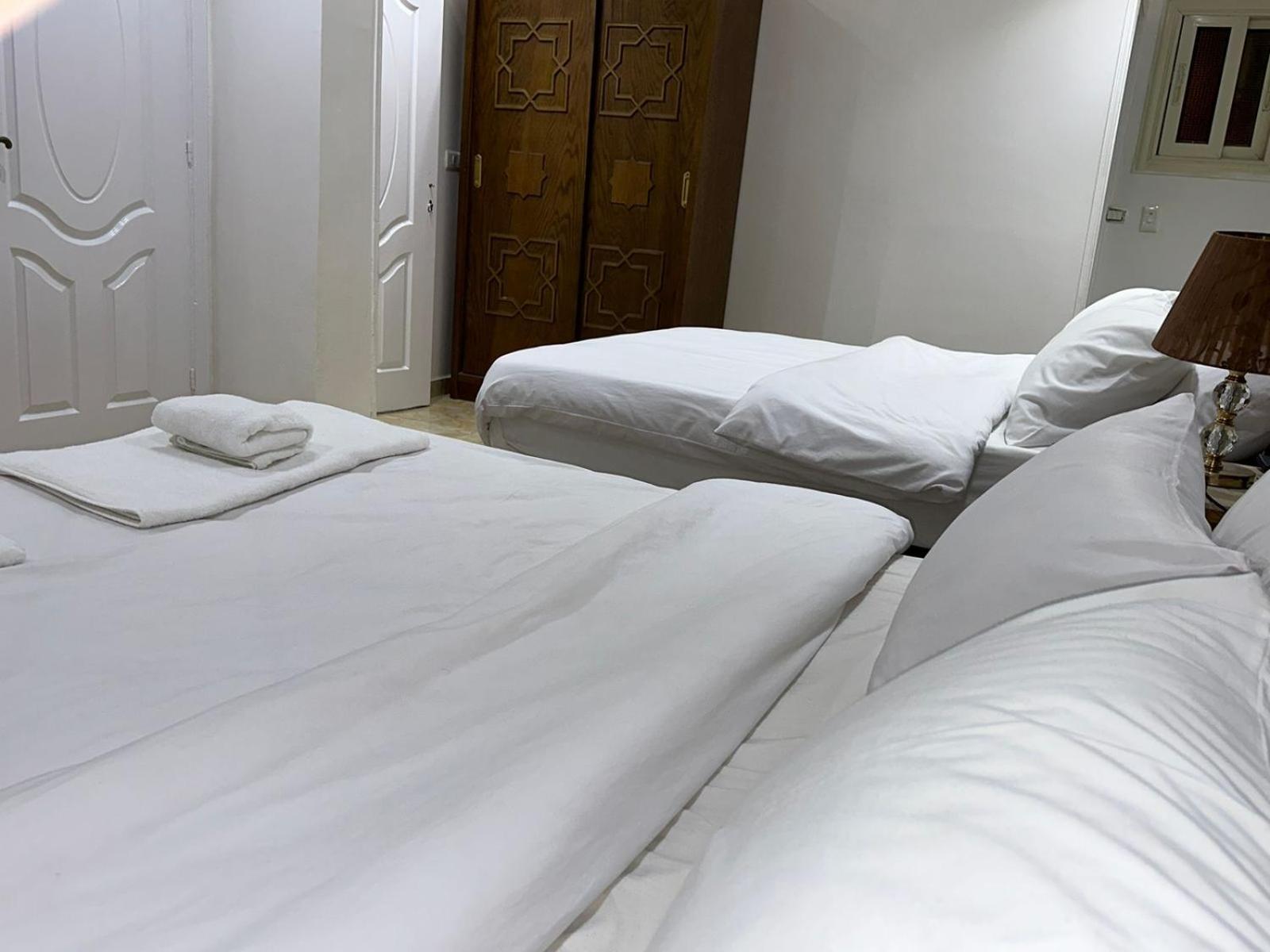 Full Pyramids View Apartment With Balcony For 8 P Kafrat al Jabal Bagian luar foto