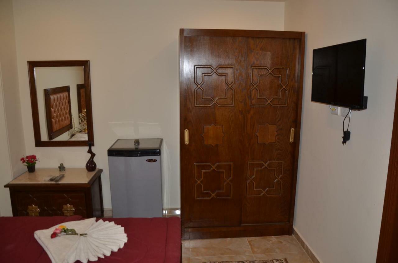 Full Pyramids View Apartment With Balcony For 8 P Kafrat al Jabal Bagian luar foto